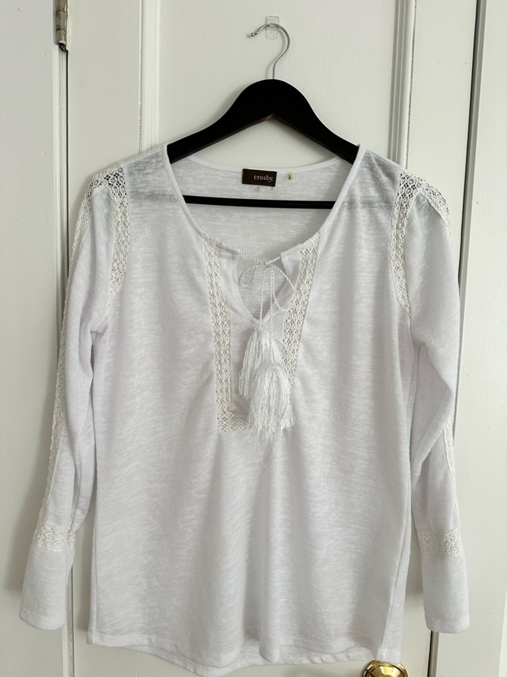 crosby. White Lace-Trim Long Sleeve Peasant Top with Tassels